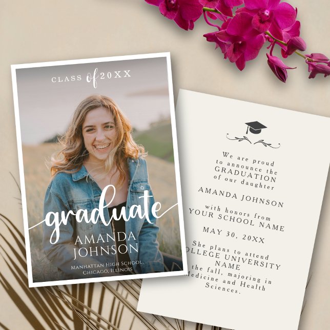 Anúncio Graduação de Foto Branca do Formando de Script (Criador carregado)