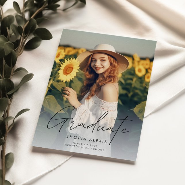 Anúncio Graduação de Foto com Sobreposição 2 de Script Ele (Criador carregado)