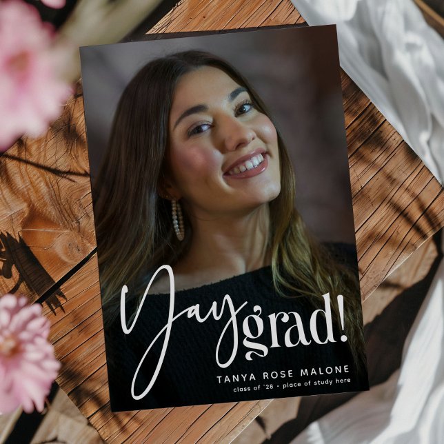 Anúncio Graduação de Foto do Formando Modern Yay (Criador carregado)