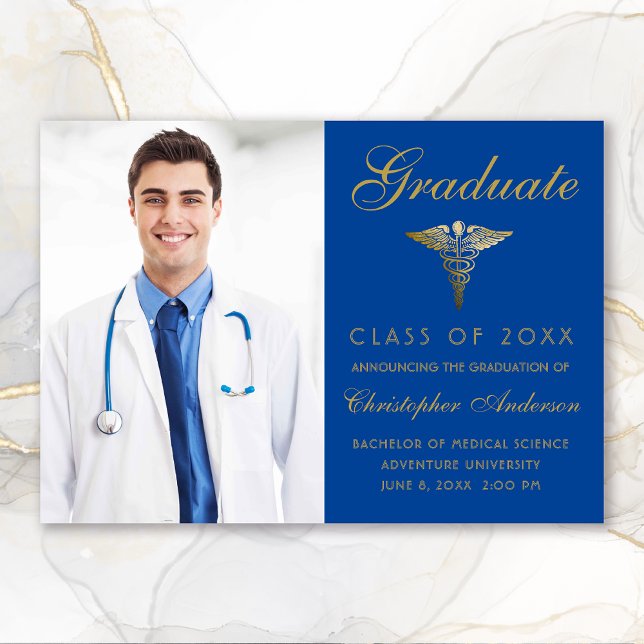 Anúncio Graduação de Foto Dourada Caduceus Blue (Medical Royal Blue Gold Script Photo College Graduation Announcement)