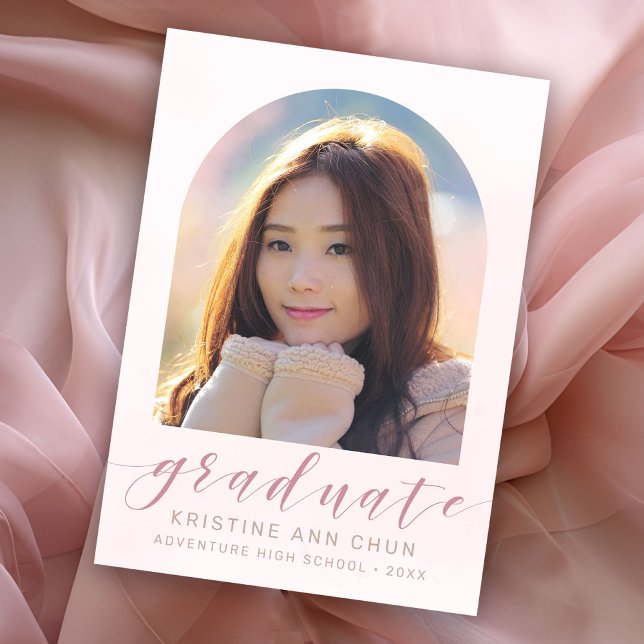 Anúncio Graduação de Foto Elegante Blush Pink Arch 2025 (Blush Pink Photo Graduation Announcement)