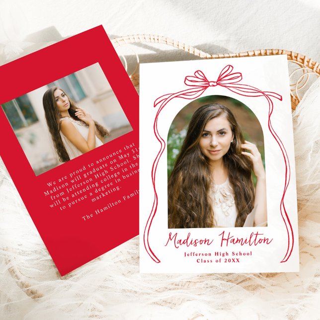 Anúncio Graduação de Foto em Arco Vermelho Vintage (Criador carregado)