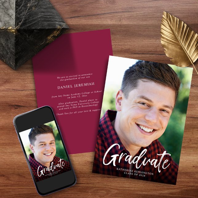 Anúncio Graduação de Foto em Maroon Moderno Burgundy (Modern Burgundy Maroon Photo Graduation Announcement with Instant download)