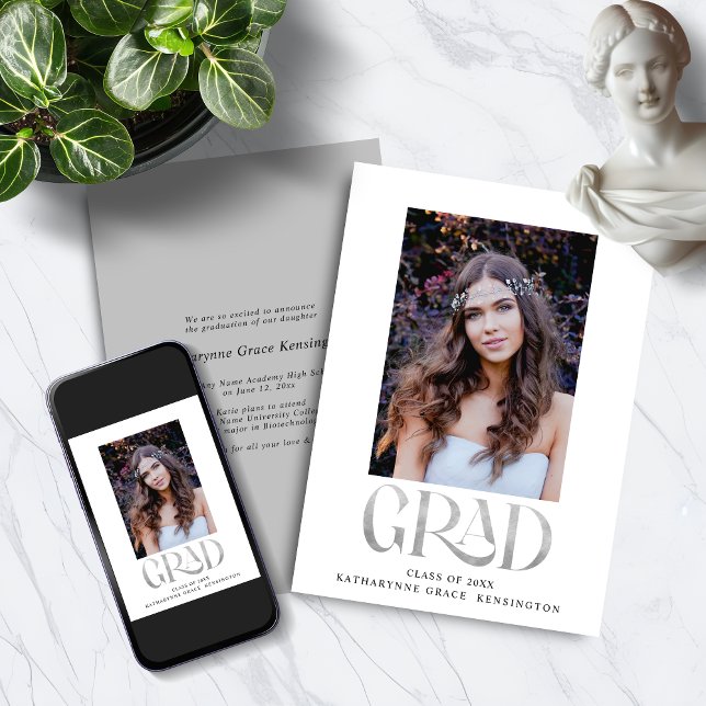 Anúncio Graduação de Fotografia com Tipografia de Tiras Pr (Modern Silver Foil Typography Photo Graduation Announcement Invitation with Instant Download option)