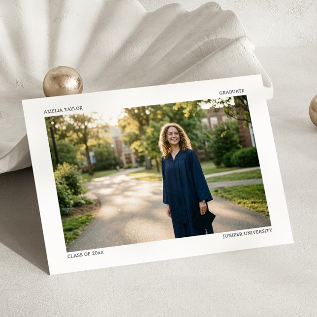 Anúncio Landscape Editorial Photo Minimalist Graduate 2026 (Criador carregado)