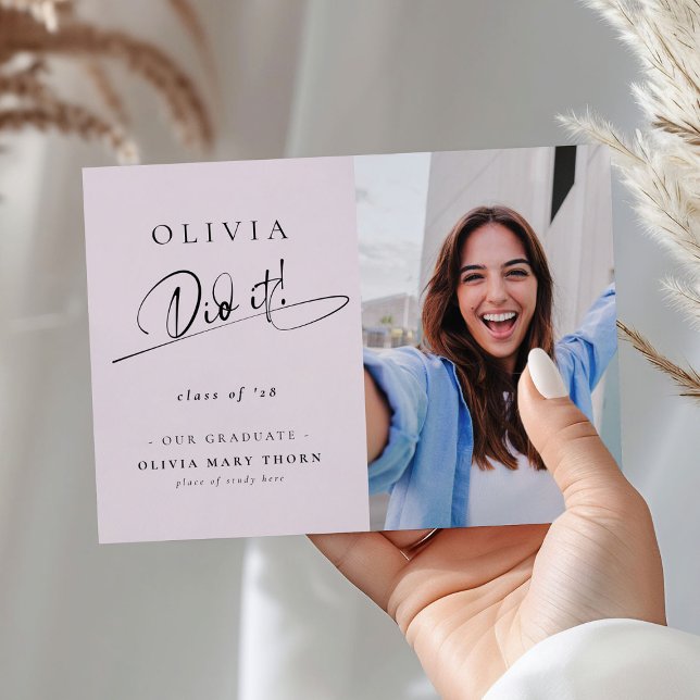 Anúncio Na moda Ela Fez Isso! Foto do Formando de Script (Criador carregado)