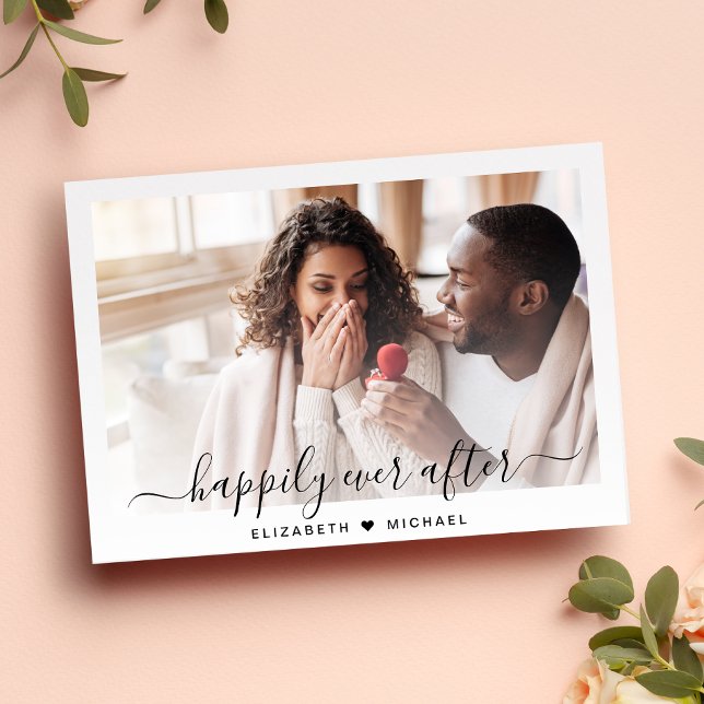 Anúncio Na moda Felizmente Depois Do Noivado De Fotografia (Celebrate your love story with an engagement announcement showcasing your favorite photo)
