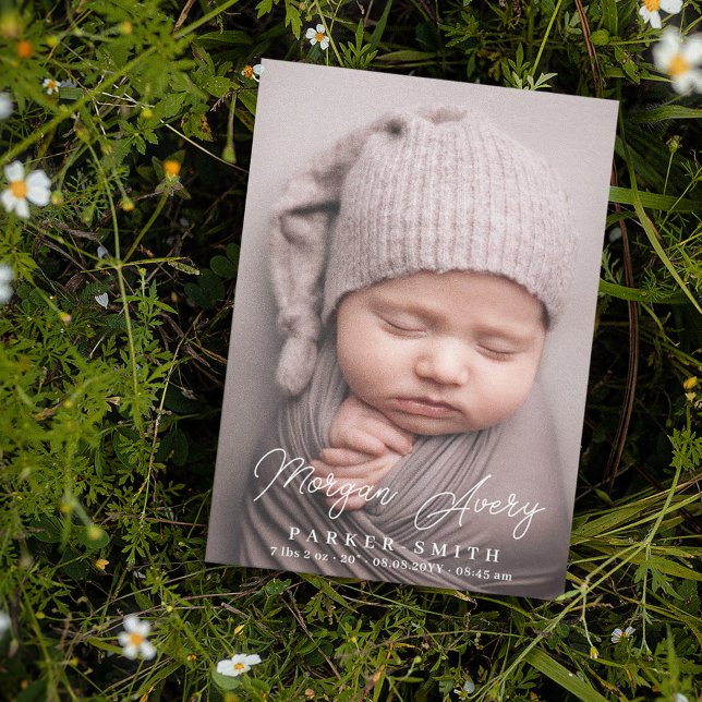 Anúncio Nome branco neutro Script de assinatura Nova fotog (Criador carregado)