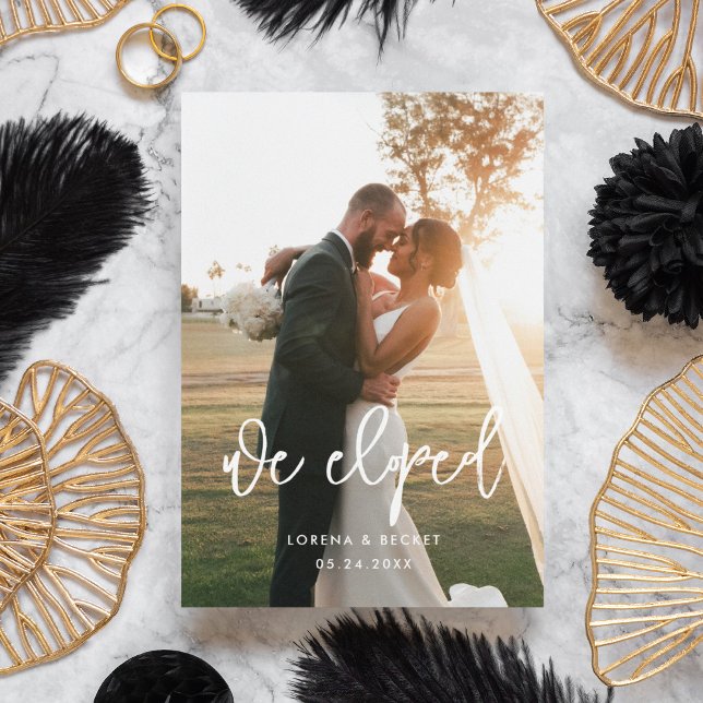 Anúncio Nós fugimos da foto do casamento moderno contempor (Criador carregado)