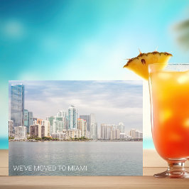 Anúncio Nós nos mudamos para Miami Beach na Flórida Foto d