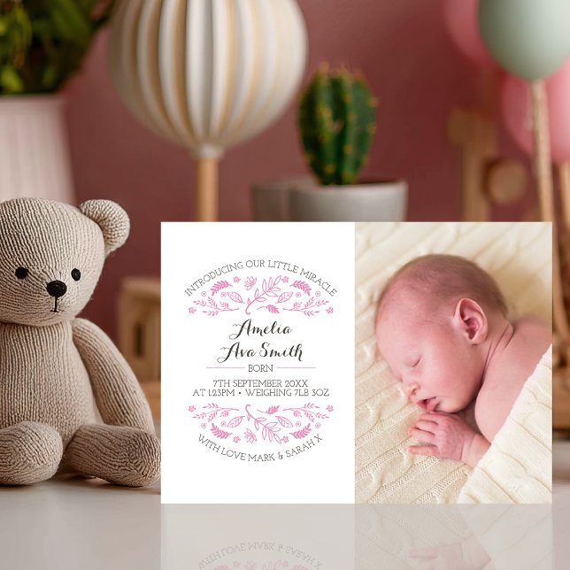 Anúncio novo/cartões de agradecimentos do bebé (Introduce your baby girl with this beautiful floral-themed announcement card)