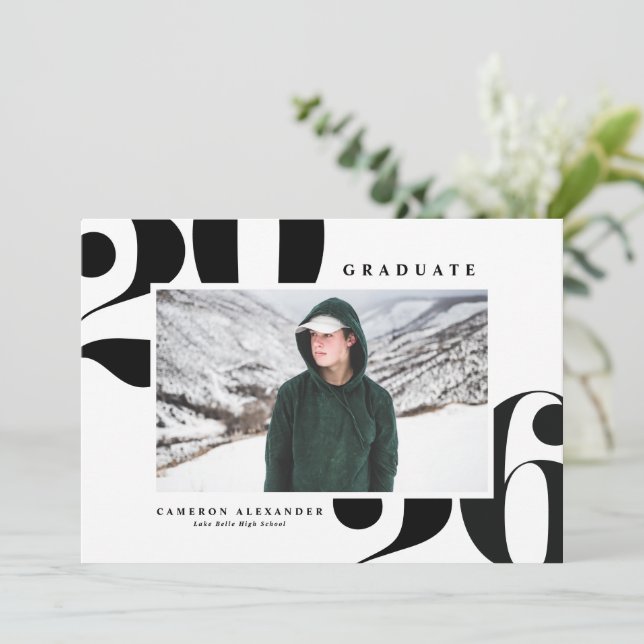 Anúncio Preto 2025 Tipografia Negrito Foto Graduação (Em pé/Frente)
