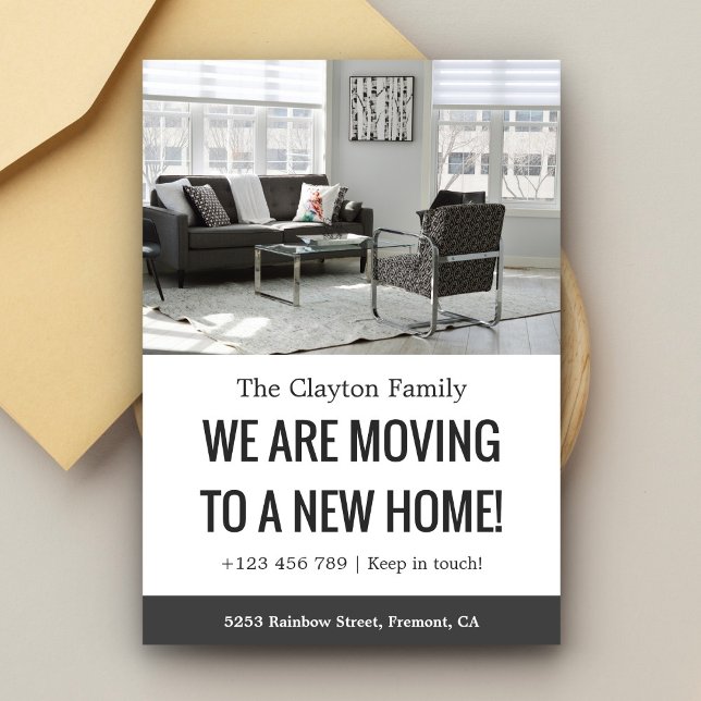 Anúncio Preto e branco estamos mudando o lançamento (Criador carregado)