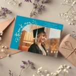 Anúncio Quirky Stars Aqua Blue Grad Photo Thank You<br><div class="desc">Quirky and whimsical graduation announcement photo card featuring a photo on the front and 1 on the back. The text says "thank you" in quirky hand writing with stars and confettis. Add the graduate's name,  information,  and message to personalize this card. Aqua blue.</div>