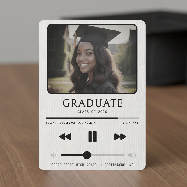Anúncio Reprodutor de MP3 de Música Branco Graduação (Music MP3 Player White Graduation Announcement
)