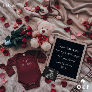 Anúncio Romântico de Gravidez com Rosas e Ursinho