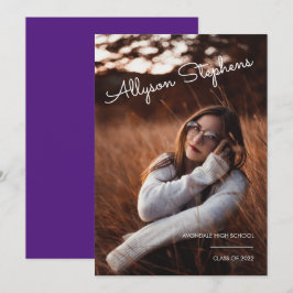 Anúncio Script Classy Texto Branco Foto Graduação Roxa