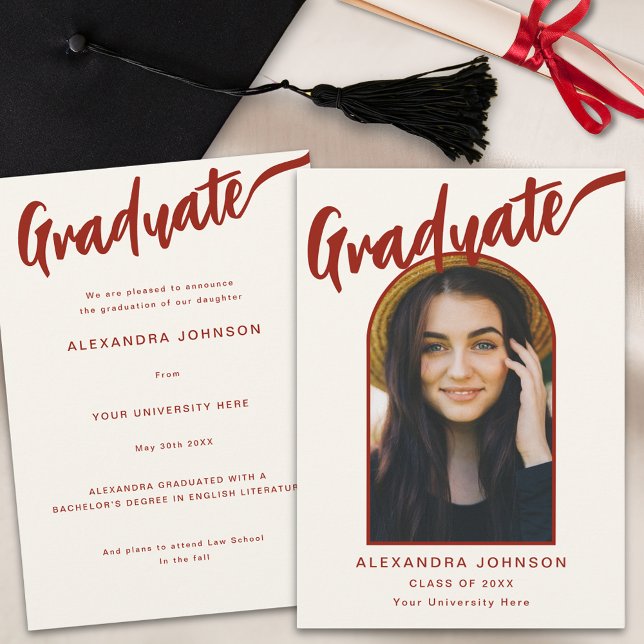 Anúncio Script Laranja Queimado de Arch de Fotografia do F (Minimalist graduate photo arch elegant burnt orange calligraphy script graduation announcement card)