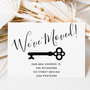 Anúncio simples preto branco mínimo sobre moviment