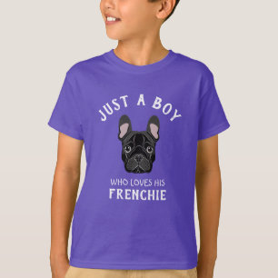 Apenas um garoto que ama sua camiseta francesa