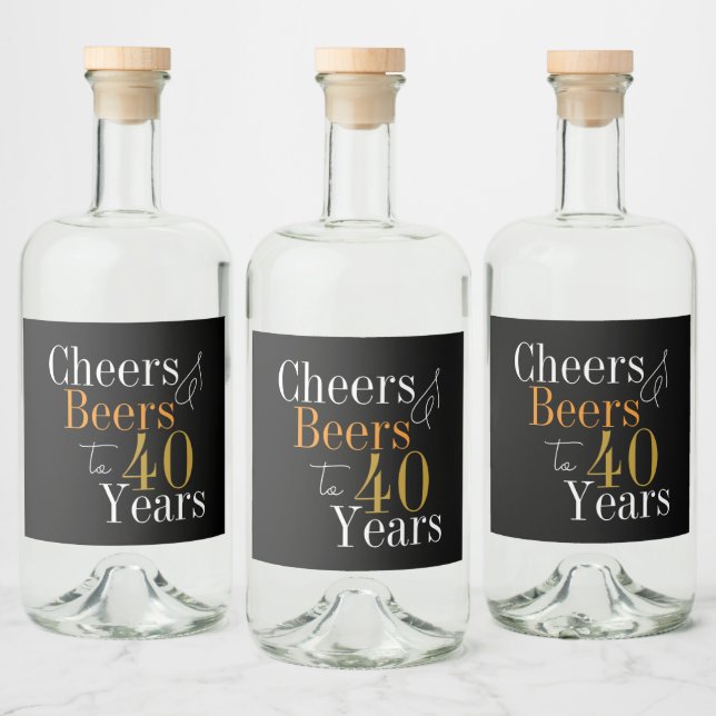 Aplaudimos e brindamos com cerveja para 40 anos de (Garrafas)