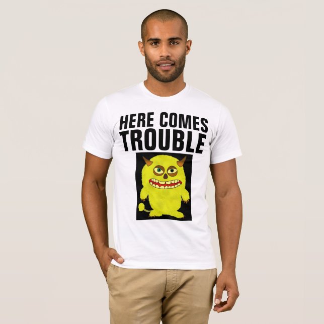 AQUI VEM T-Shirts COM PROBLEMAS (Frente Completa)
