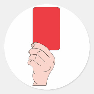 Árbitro que mostra etiquetas de um cartão vermel