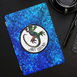 Art Gecko<br><div class="desc">Arte Gecko Esta capa de telefone é decorada com uma bela e espumante silhueta de lagartixa multicoloração em círculo. O fundo é um padrão azul brilhante que lembra a água. O texto engraçado dizendo "Art Gecko" é uma referência a "Art Deco",  você pode personalizá-lo como quiser.</div>