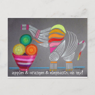 Arte Whimsical Rainbow Elephant no cartão postal