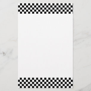 Artigos de papelaria preto e branco do tabuleiro