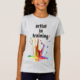 Artista em Treinamento, com camiseta manchada de t