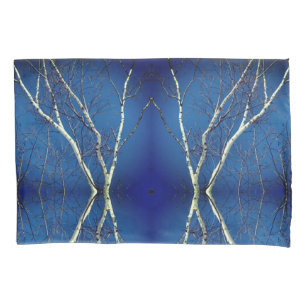 Árvore Branca Contra Abstrato do Céu Azul