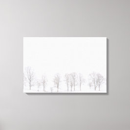 Árvores de barro no inverno na canvas do mundo bra