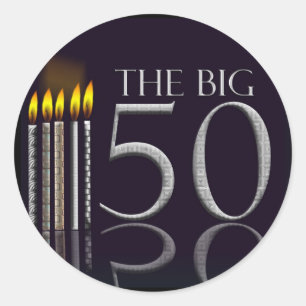 As 50 etiquetas pretas grandes do aniversário