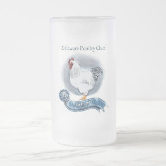 As aves domésticas de Delaware batem a caneca