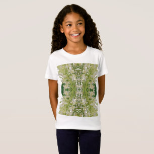 As meninas multam o t-shirt do jérsei