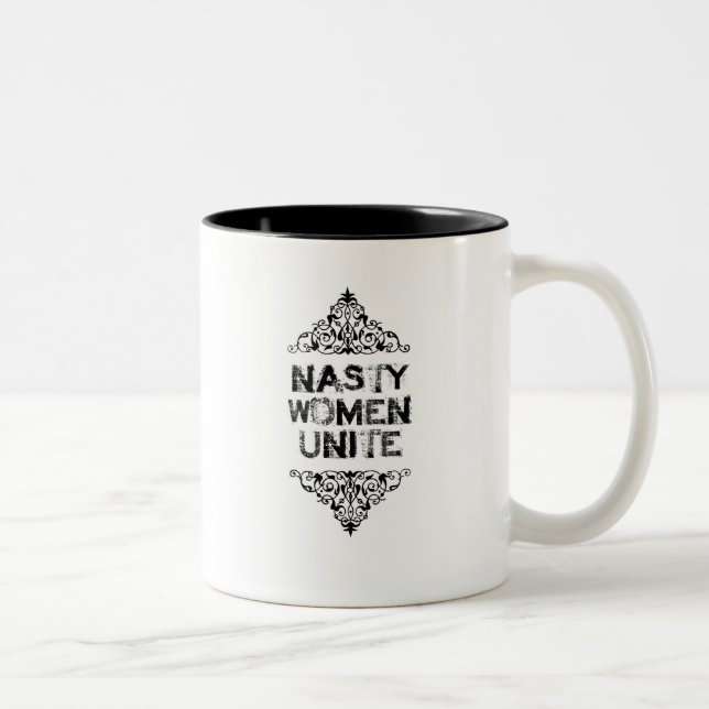 As mulheres desagradáveis unem a caneca (Direita)