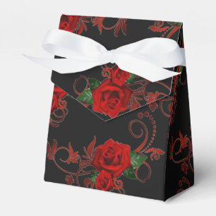 As rosas vermelhas modelam a caixa vermelha e