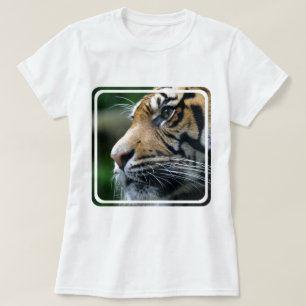 As senhoras da imagem do tigre couberam o t-shirt