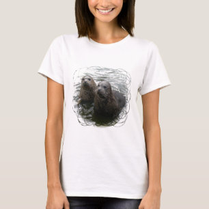 As senhoras dos selos de bebê couberam o t-shirt