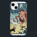 Assistente de Vintagem de Caracteres Oz, Estrada d<br><div class="desc">Imagem de contos de fadas clássicos da Vintage feita por William Wallace Denslow, do livro de histórias da Era Vitoriana O Maravilhoso Mago de Oz de L. Frank Baum. Aqui o Leão Cowardly está chorando depois que a jovem Dorothy o esmagou pelo nariz depois que o leão pegou seu cachorro...</div>