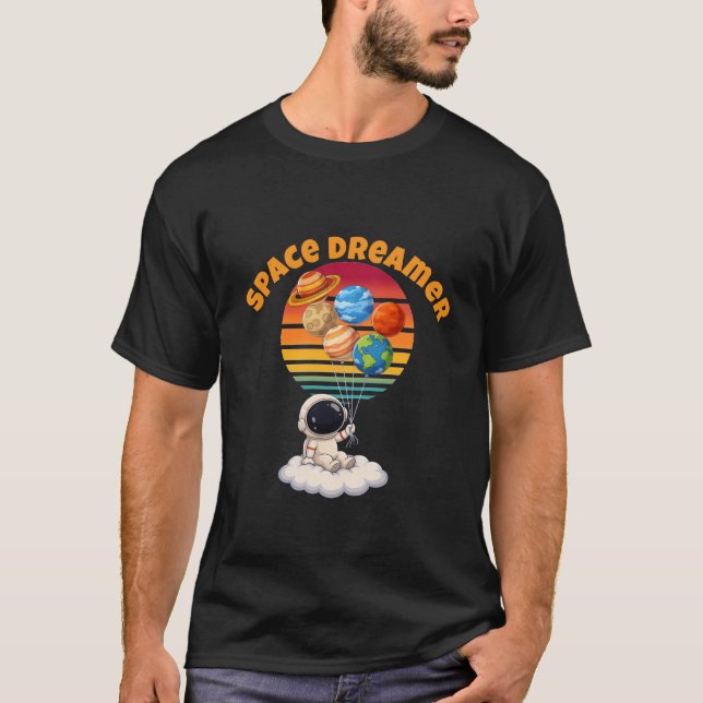 Astronaut With Planet Balloons T-Shirt (Frente)