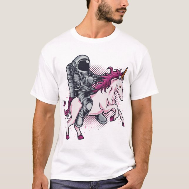 Astronauta cavalgando um chapéu rosa de camiseta d (Frente)