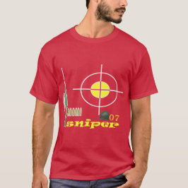 Atirador com um capacete com sete camisetas