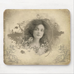 Atriz Victoriana Doro Mousepad