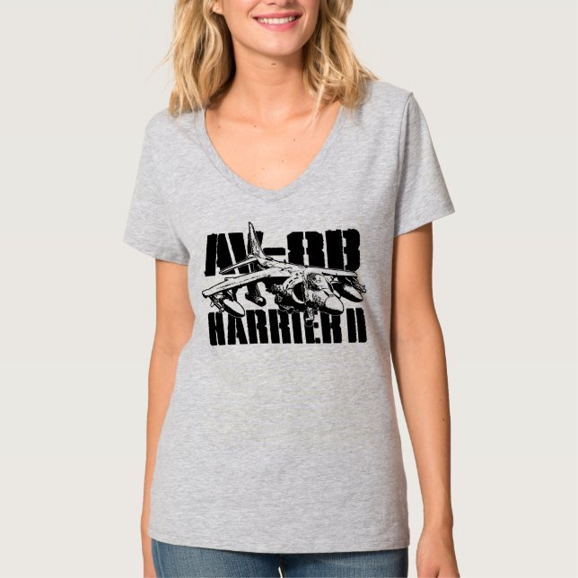 AV-8B Harrier II Camiseiros Nano V-Neck T-Shirt (Frente)