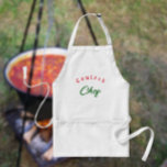 Avental Goulash Chef<br><div class="desc">avental branco com as palavras "Chef Goulash" em vermelho e verde. Este avental resistente é perfeito para o cozinheiro doméstico masculino ou feminino que gosta de preparar refeições à moda tradicional húngara.</div>