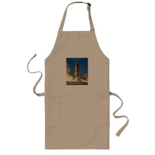 Avental Longo A Terra agita como Saturno V irradia Skyward em Lu