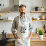 Avental Longo Tipografia da melhor Pai do mundo<br><div class="desc">Celebre seu pai de estilo com este "Melhor Pai do Mundo" Apron! Com um design preto e branco ousado e inspirado na safra, este Apron é perfeito para mostrar seu status de super-herói. A dramática tipografia rodeada por espirais e corações brancos cria um olhar divertido, mas eterno, que qualquer pai...</div>