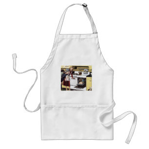 Avental Mãe Vintage na Cozinha Cozinhando um Presunto de P